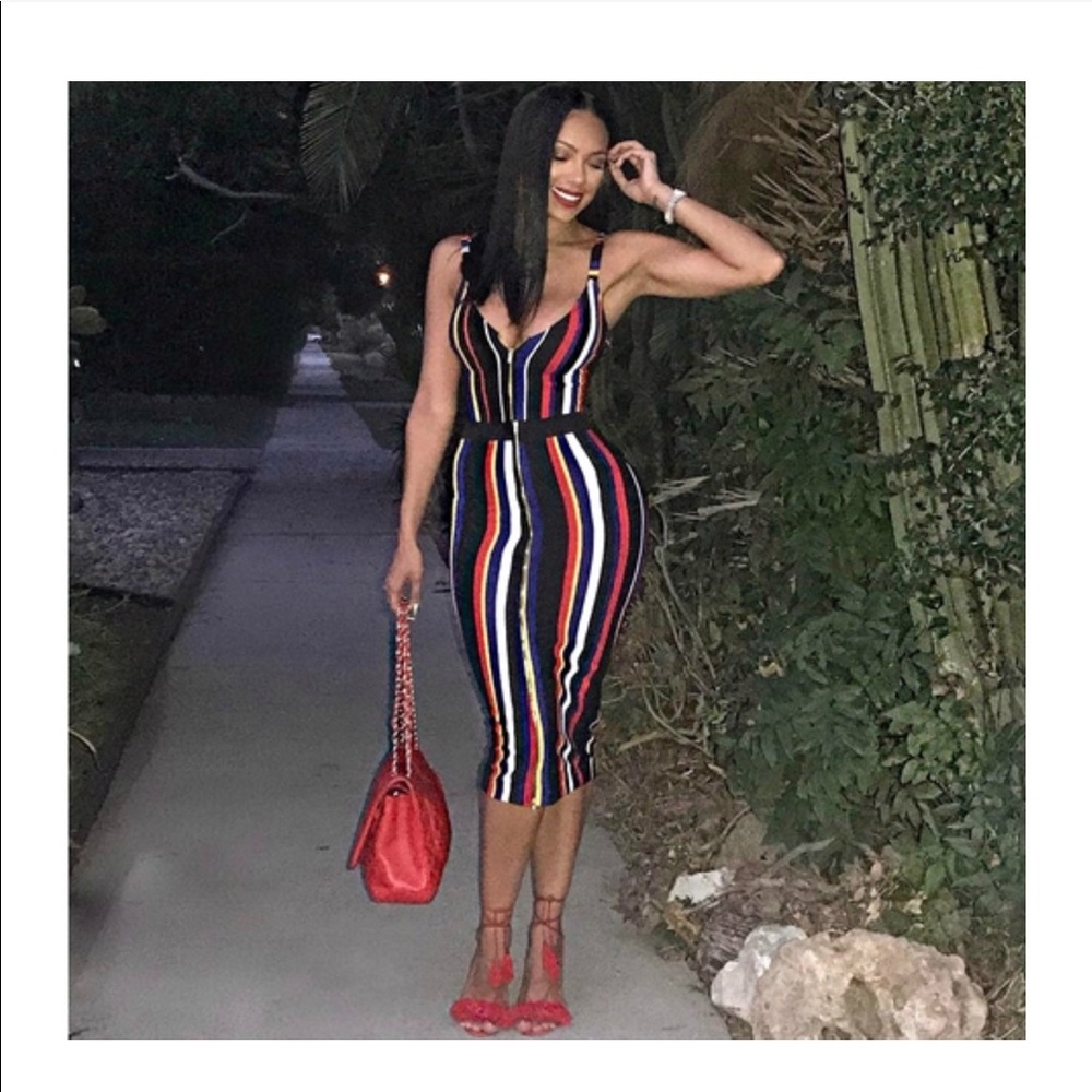Stopped front zipper dress
